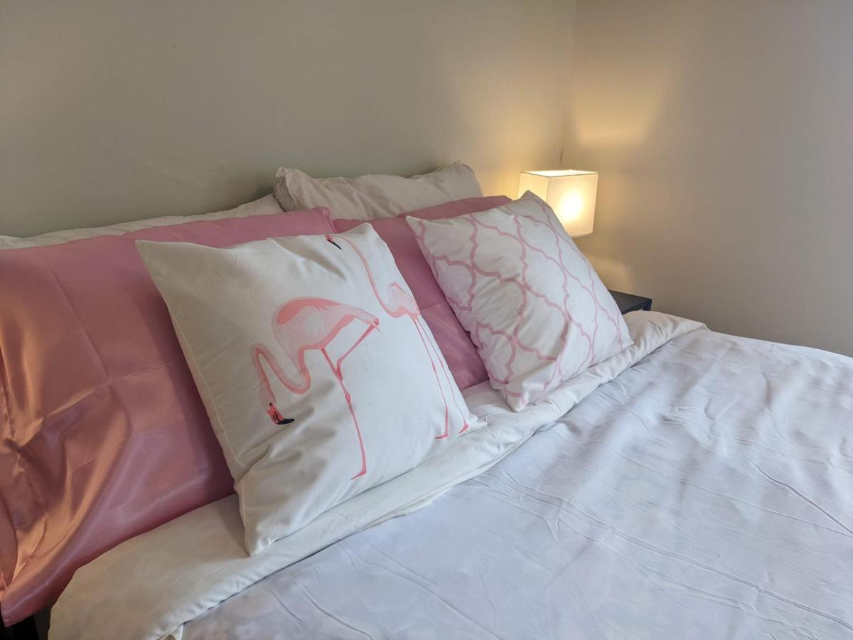 Pink Flamingo Wolfville Exterior foto
